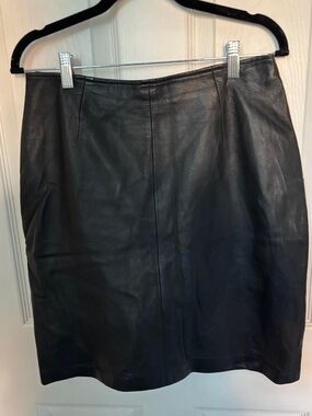 Style & Co y2k Genuine Leather Mini Skirt with Short Back Slit Fitted